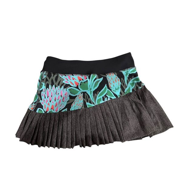 🏷️CLEARANCE🏷️Trina Turk Women's Floral Black Skort Size M Tennis Golf,Pickleball - Picture 2 of 6